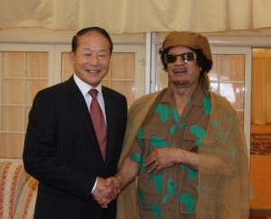 이상득 국회의원이 2010년 10월 30일  리비아 시르테시에서 무아마르 카다피 국가원수를 예방, 양국간 외교갈등을 종결하고 관계 정상화에 나서기로 합의했다. 이를 통해 억류된 한국인 2명이 석방되는 성과를 거뒀다. 경북도민일보 DB