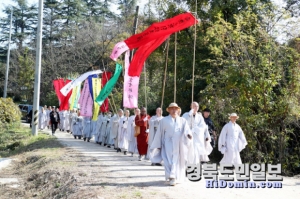 12일 사부대중 1000여 명이 운집해 대종사의 마지막 길을 함께했다.