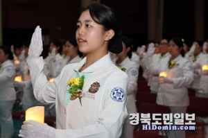 신아영 학생대표가 선서를 하고 있다